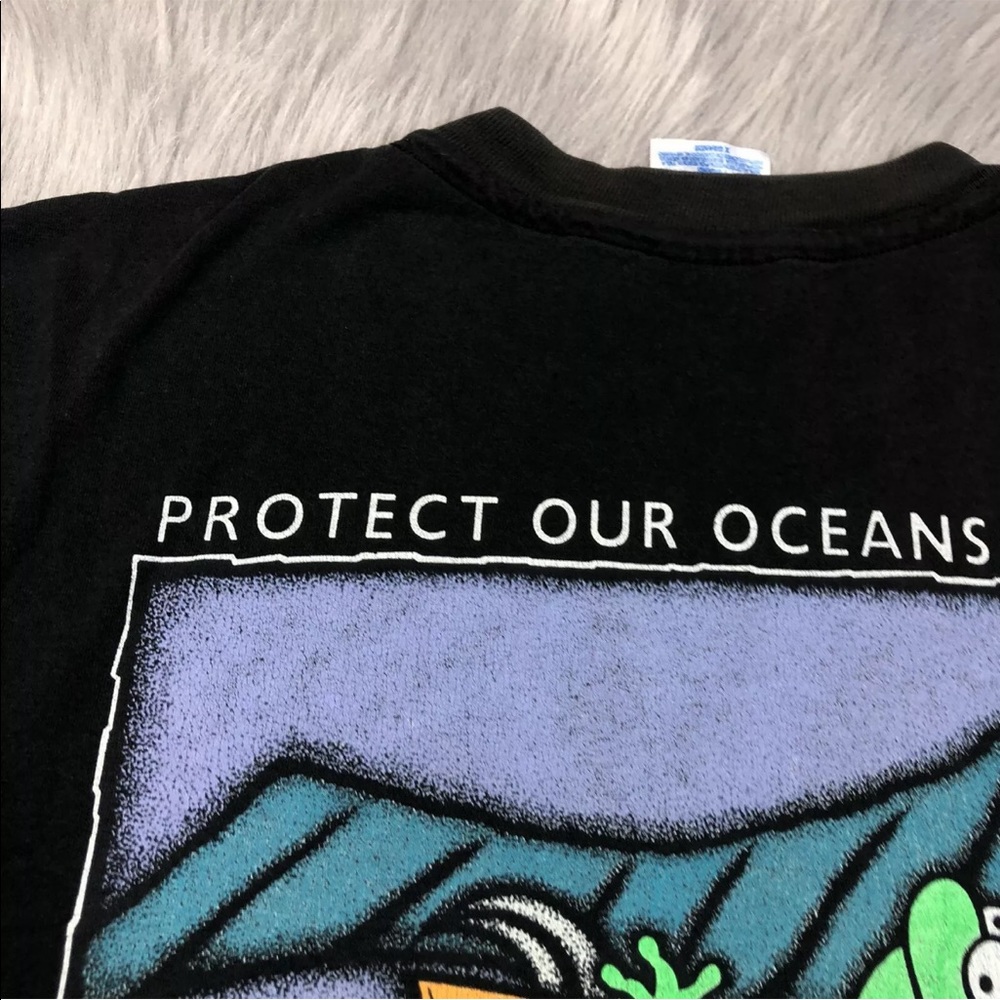 Vintage 90s Black One World Family Hawaii Ocean Gecko Shirt View 4